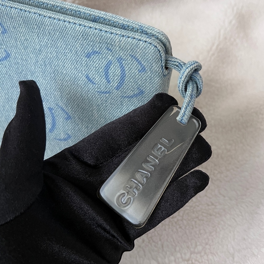 Auth Chanel Rare Stencil CC Logo Denim Clutch Pouch -Excellent - Picture 5 of 13